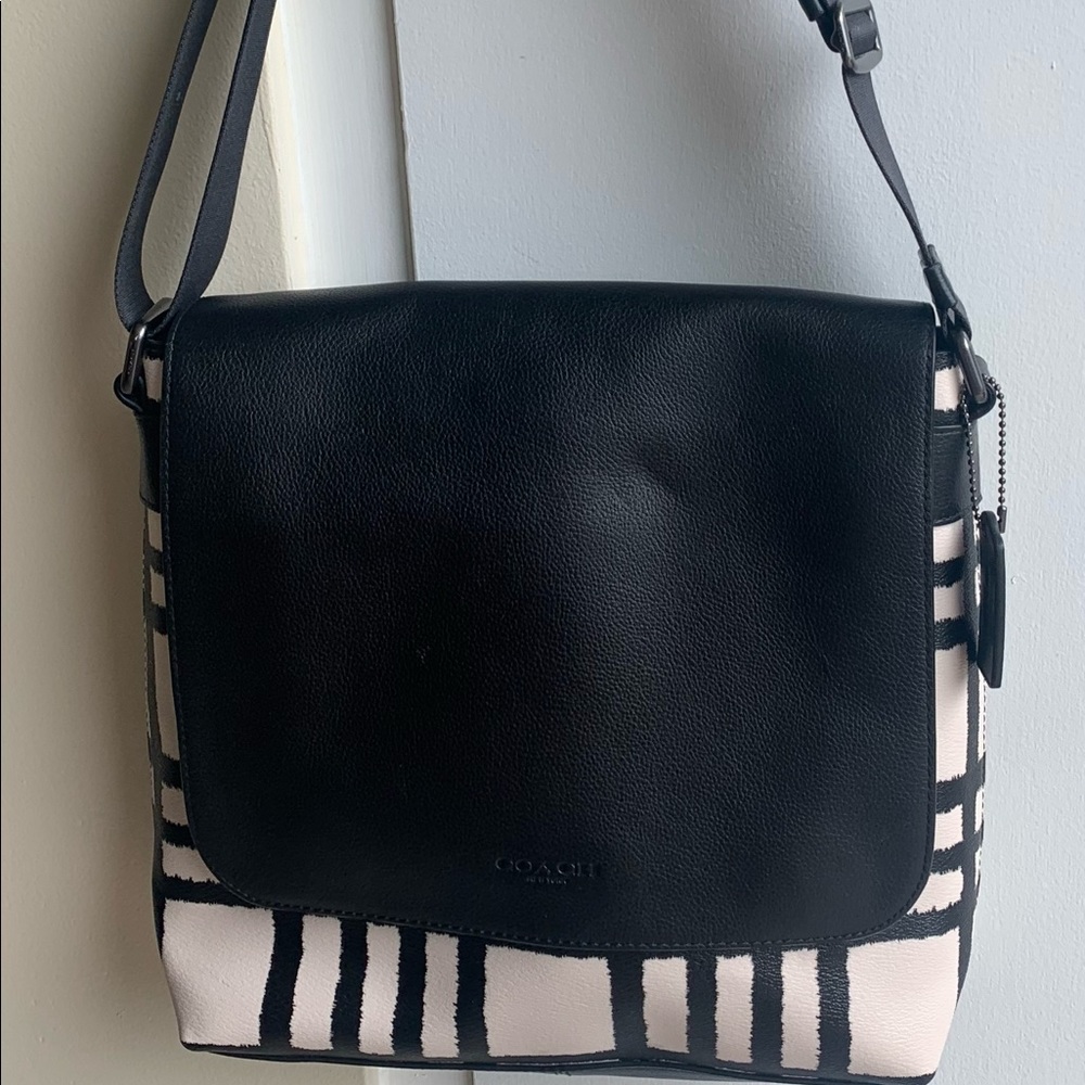 COPY - Coach F11186. Charles small messenger bag. Black and chalk with plaid pr…